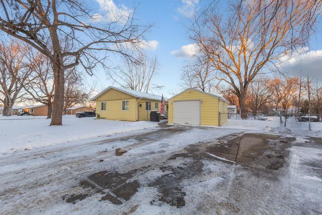 1221 Home Place, Faribault, MN 55021