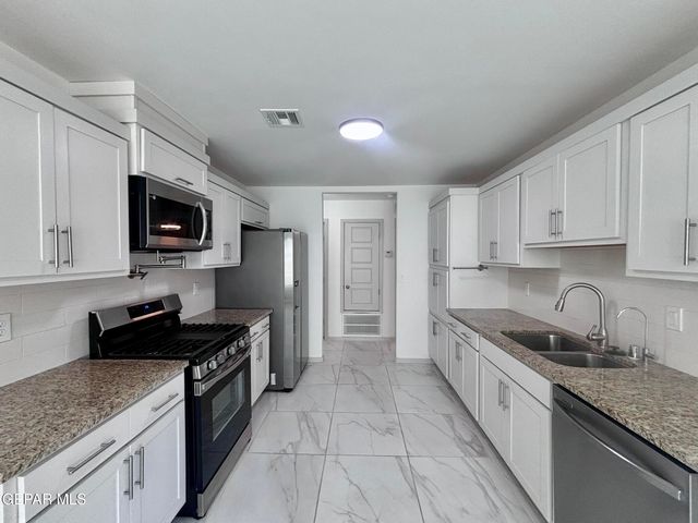 13817 Sky Ranger Avenue, El Paso, TX 79928