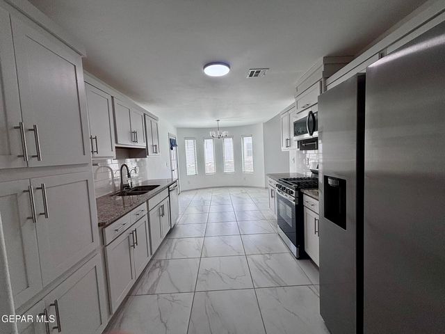 13817 Sky Ranger Avenue, El Paso, TX 79928