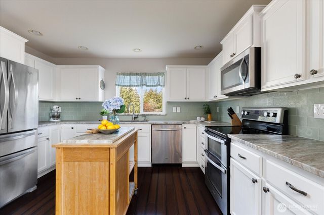 1605 SW 16th Avenue, Oak Harbor, WA 98277