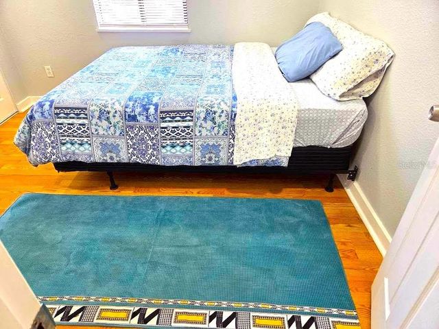 6886 49TH AVENUE N, St Petersburg, FL 33709