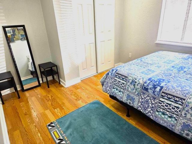 6886 49TH AVENUE N, St Petersburg, FL 33709