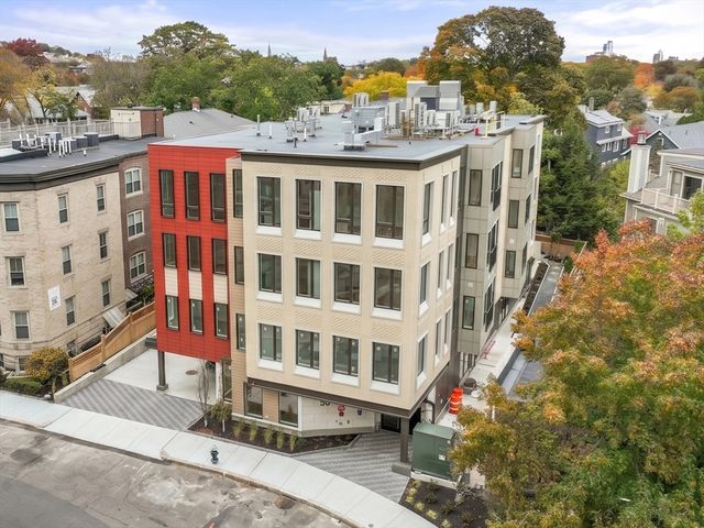 58 Kent 302, Brookline, MA 02445