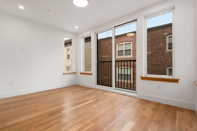 58 Kent 302, Brookline, MA 02445