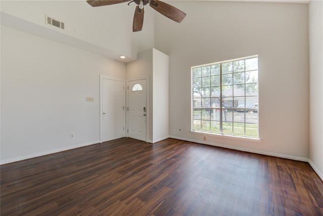 308 N Ranch House Road, Angleton, TX 77515