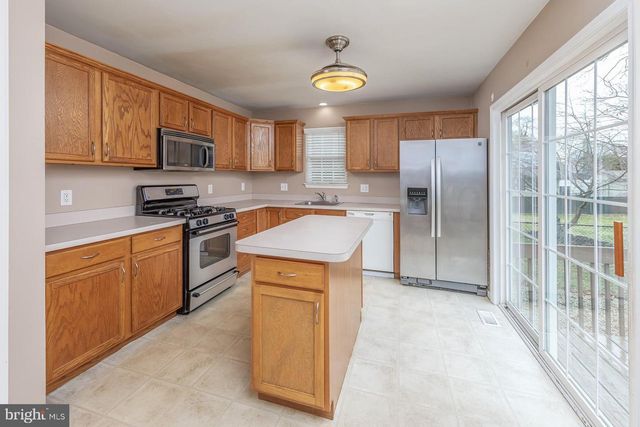 721 WOODLAND AVE, Deptford, NJ 08096