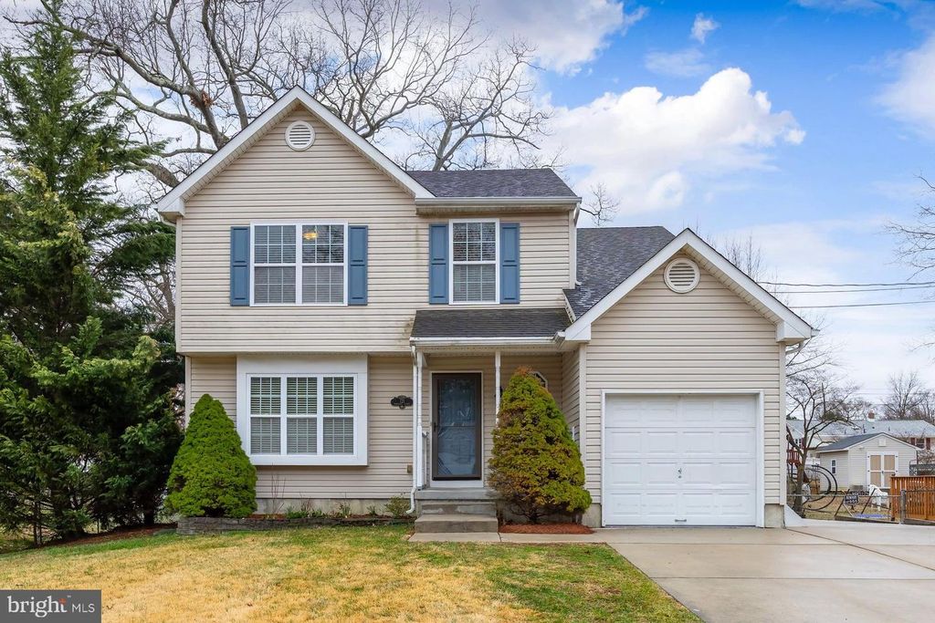 721 WOODLAND AVE, Deptford, NJ 08096