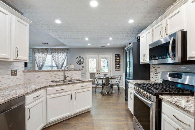 5238 Leecroft Drive, Buford, GA 30518