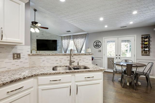 5238 Leecroft Drive, Buford, GA 30518