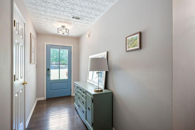 5238 Leecroft Drive, Buford, GA 30518