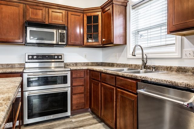 9616 Treyburn Green Way, Indianapolis, IN 46239