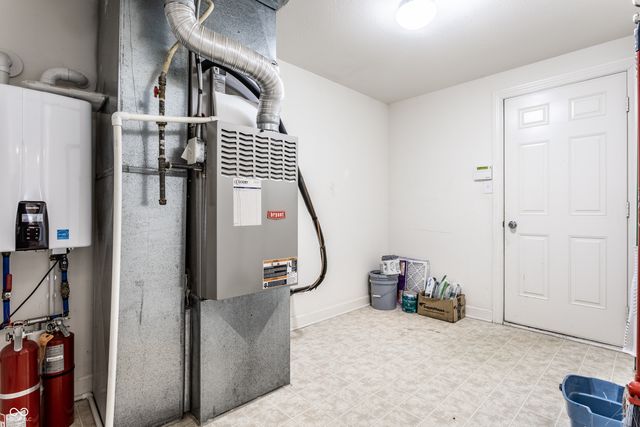 9616 Treyburn Green Way, Indianapolis, IN 46239