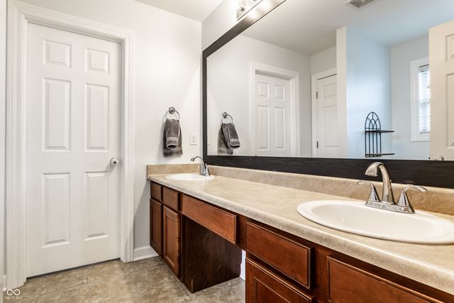 9616 Treyburn Green Way, Indianapolis, IN 46239