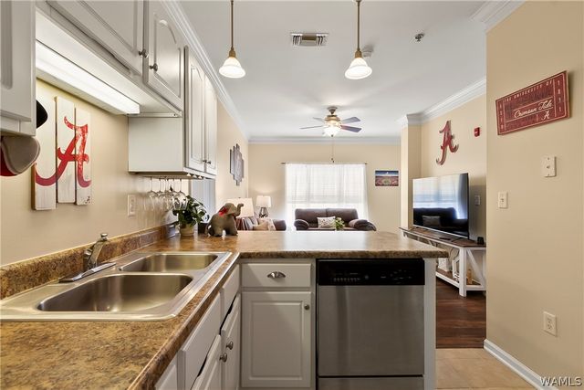 303 Helen Keller B227, Tuscaloosa, AL 35404