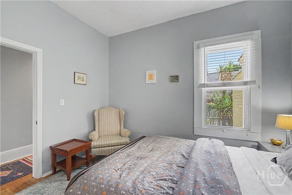 Image 12 of property listing at 530 E Gordon Lane, Savannah, GA 31401