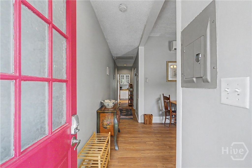 Image 2 of property listing at 530 E Gordon Lane, Savannah, GA 31401