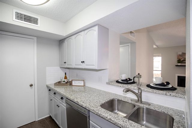 3300 Pebblebrook Drive 36, Seabrook, TX 77586