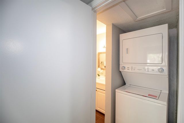 3300 Pebblebrook Drive 36, Seabrook, TX 77586
