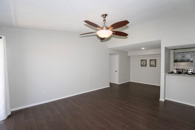 3300 Pebblebrook Drive 36, Seabrook, TX 77586