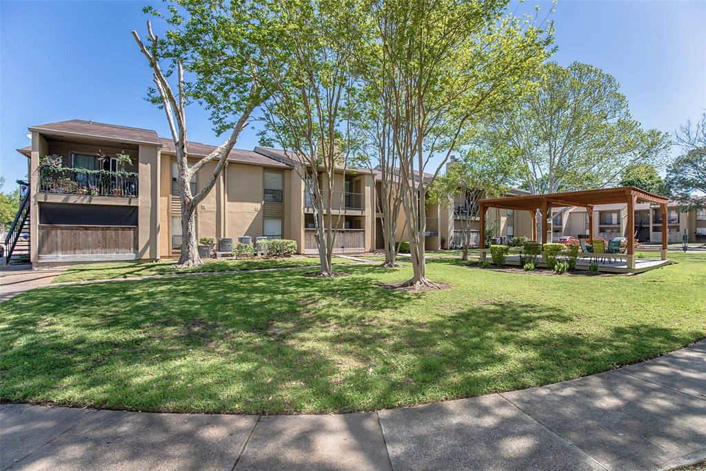 3300 Pebblebrook Drive 36, Seabrook, TX 77586
