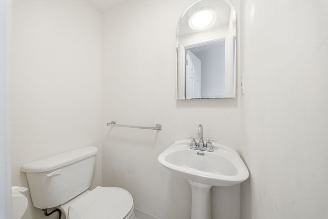 18 Bradford Road 18, Winchester, MA 01890