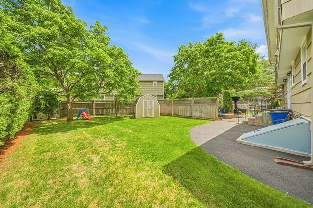 18 Bradford Road 18, Winchester, MA 01890