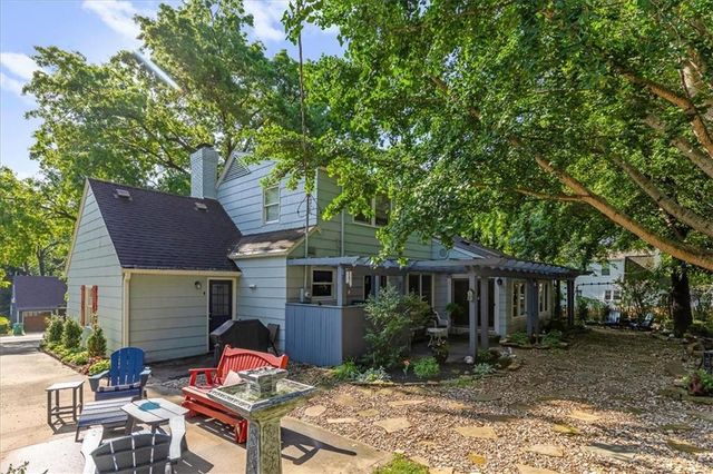 5426 Mission Road, Fairway, KS 66205