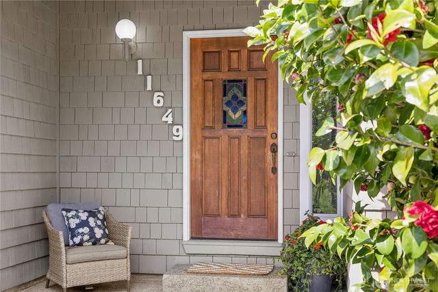 11649 NE Sunset Loop, Bainbridge Island, WA 98110