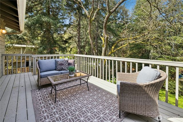 11649 NE Sunset Loop, Bainbridge Island, WA 98110