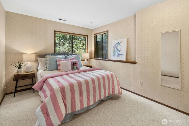 11649 NE Sunset Loop, Bainbridge Island, WA 98110