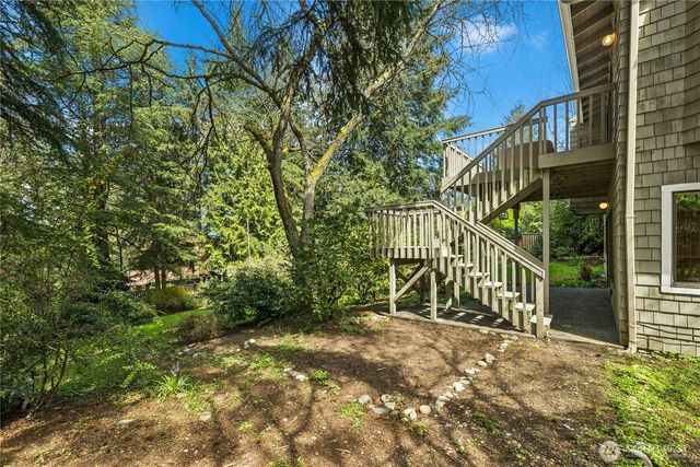 11649 NE Sunset Loop, Bainbridge Island, WA 98110