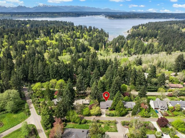 11649 NE Sunset Loop, Bainbridge Island, WA 98110