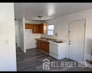 389 Fayette Street 1, Perth Amboy, NJ 08861