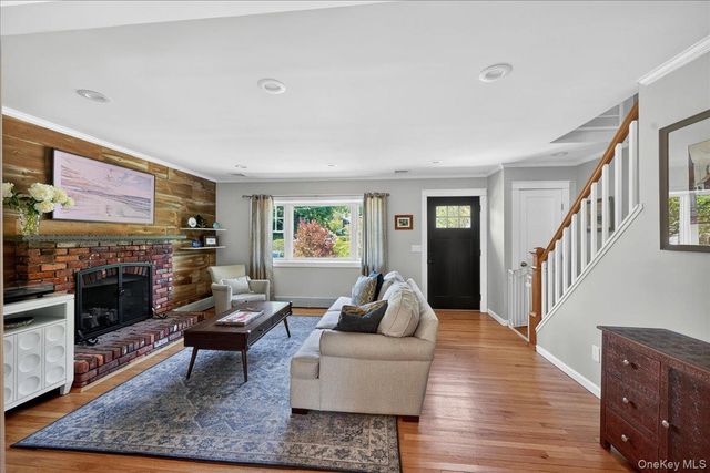 17 Barteau Avenue, Blue Point, NY 11715