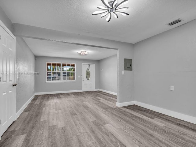 6238 SW 24th St, Miramar, FL 33023