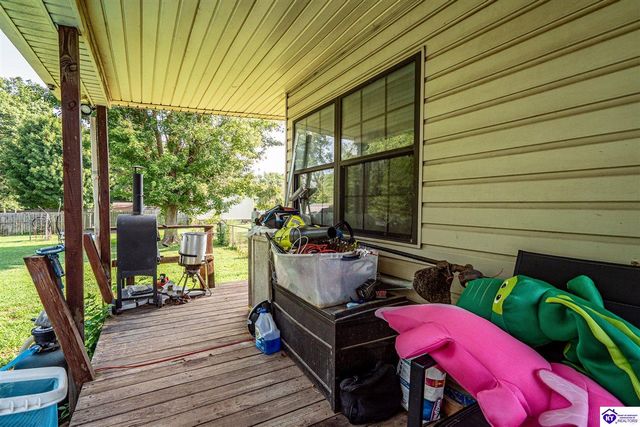 109 Debbie Drive, Vine Grove, KY 40175