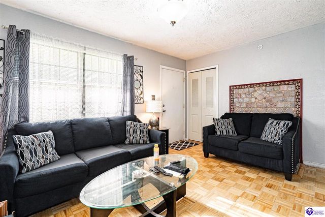 109 Debbie Drive, Vine Grove, KY 40175