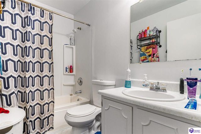 109 Debbie Drive, Vine Grove, KY 40175