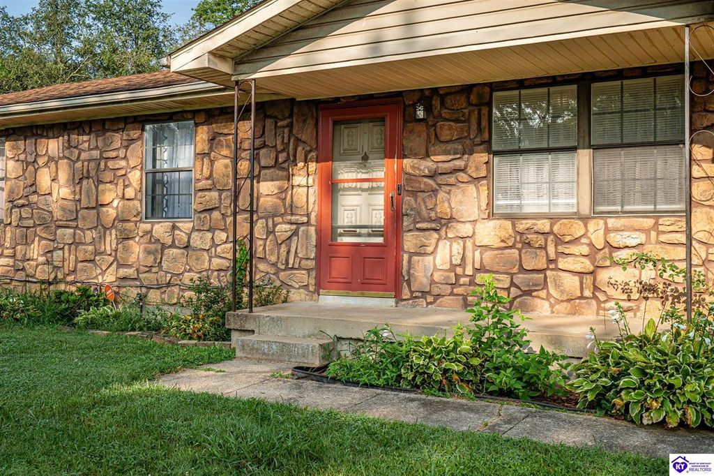 109 Debbie Drive, Vine Grove, KY 40175