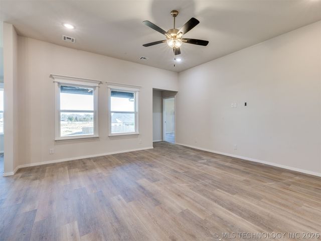 7514 E 90th Place North, Owasso, OK 74055