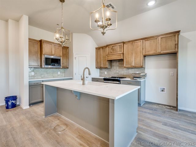 7514 E 90th Place North, Owasso, OK 74055