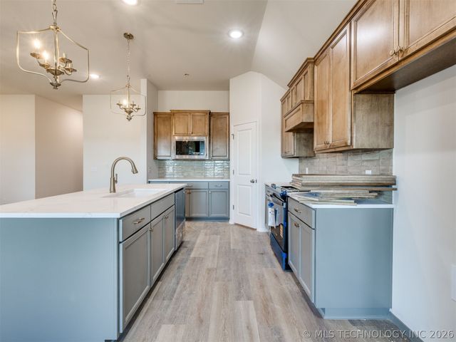 7514 E 90th Place North, Owasso, OK 74055