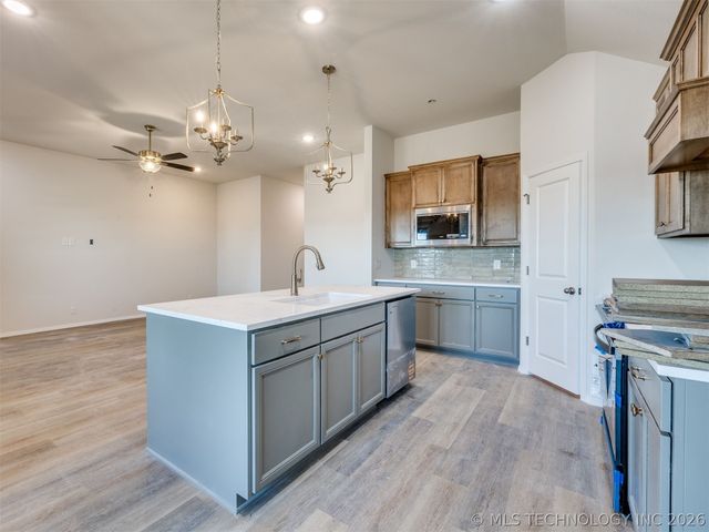 7514 E 90th Place North, Owasso, OK 74055