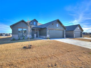 7514 E 90th Place North, Owasso, OK 74055