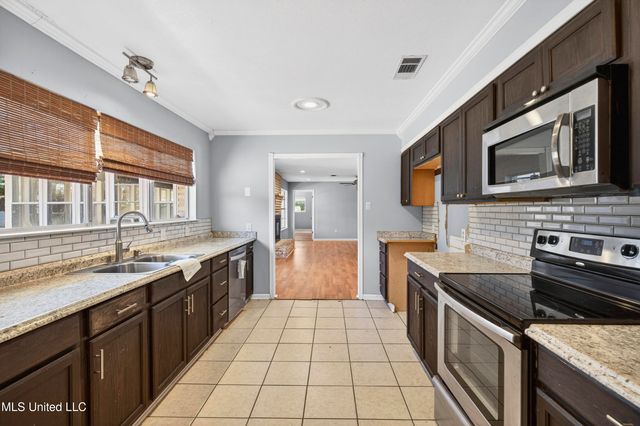 3306 Nottingham Road, Ocean Springs, MS 39564