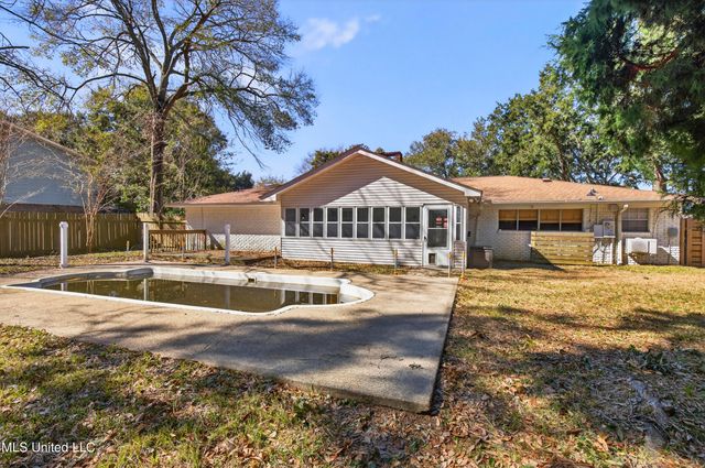 3306 Nottingham Road, Ocean Springs, MS 39564