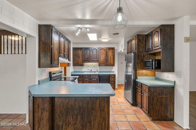 6001 E 34th Street, Tucson, AZ 85711
