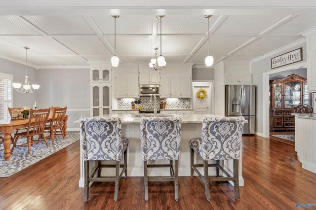 1815 Lindsay Lane S, Athens, AL 35613