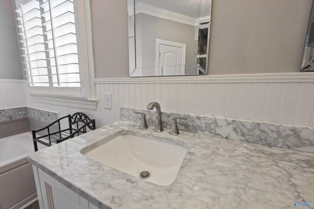 1815 Lindsay Lane S, Athens, AL 35613