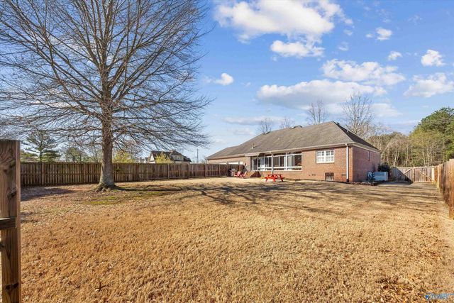 1815 Lindsay Lane S, Athens, AL 35613